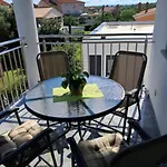 Apartment Lea *